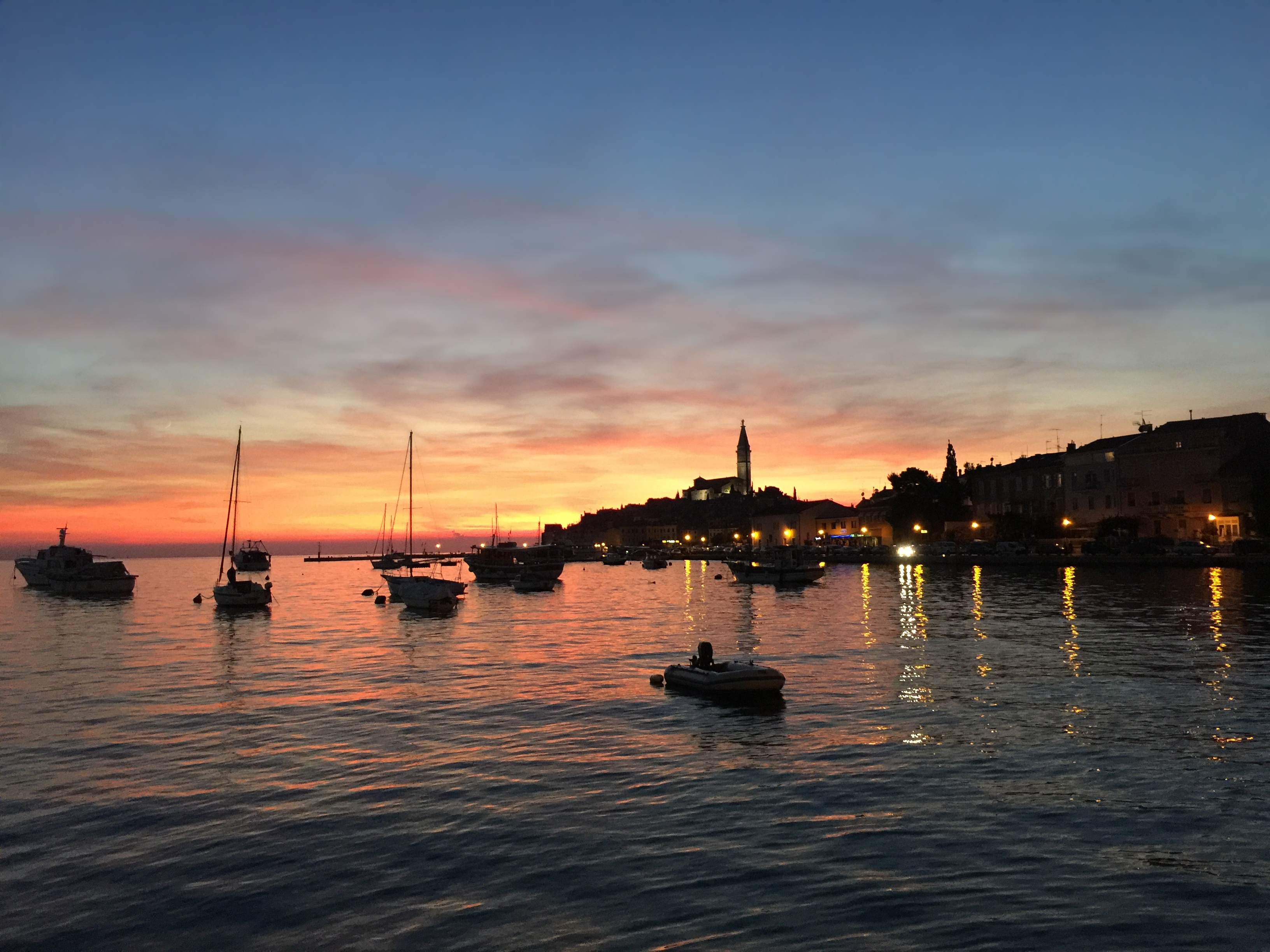Západ slunce v přístavu Rovinj - Chorvatsko