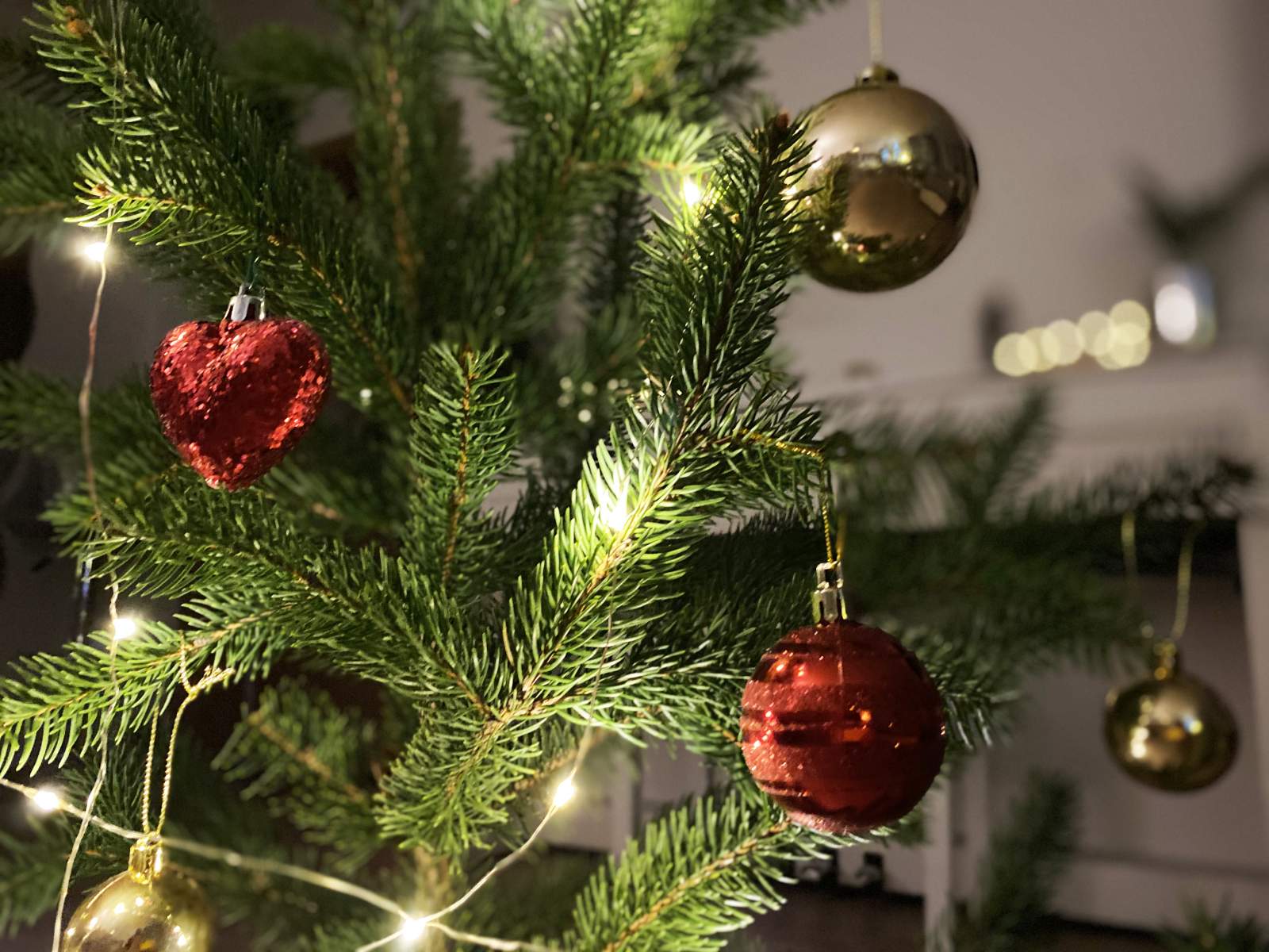 Vánoční stromek s ozdobami 